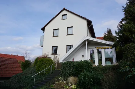 Ansicht vom Garten - Haus kaufen in Melsungen - Ein gemütliches Haus für die kleine Familie. Keine Käuferprovision!