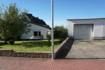 Seitenansicht mit 2. Garage