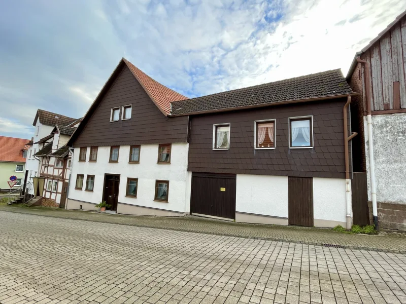 Vorderseite - Haus kaufen in Zierenberg - Für Handwerker und Selbermacher: Historisches Wohnhaus im Stadtkern! KEINE KÄUFERPROVISION