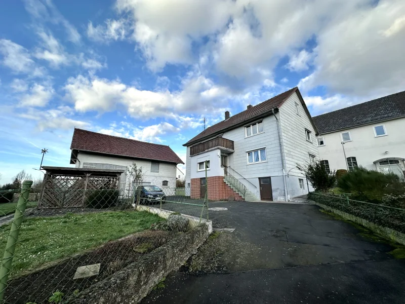 Außenansicht - Haus kaufen in Wabern - Einfamilienhaus mit Scheune in Wabern-OT! KEINE KÄUFERPROVISION!