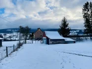 Grundstück mit Nebengebäude