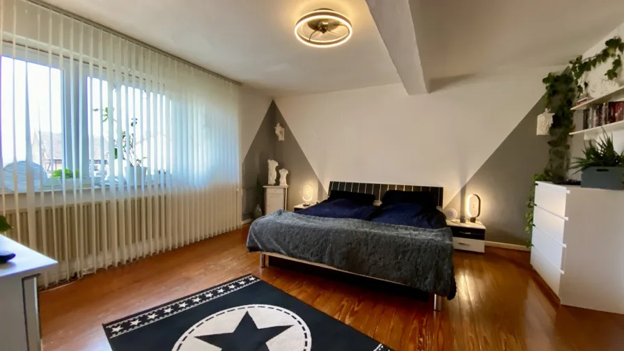 Schlafzimmer II OG