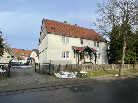 Voderseite - Haus kaufen in Hessisch Lichtenau / Velmeden - Aufwendig saniertes Mehrfamilienhaus: Ideal für 2-3 Generationen! KEINE KÄUFERPROVISION