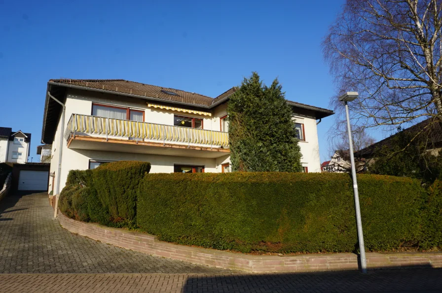 Ansicht - Haus kaufen in Felsberg - Stattliches Haus mit Einliegerwohnung. Keine Käuferprovision!