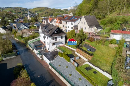 Luftaufnahme - Haus kaufen in Bad Endbach - ++ KRAG Immobilien ++ Familienparadies: Gepflegt, 4 Balkone, angelegter Garten, Doppelgarage ++