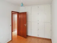 Arbeitszimmer mit Einbauschrank