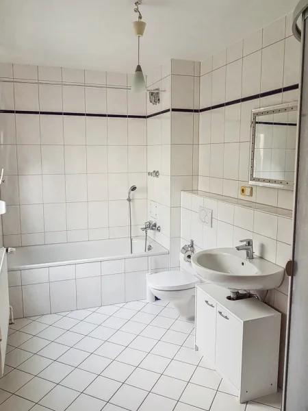 Badezimmer - Ansicht 1