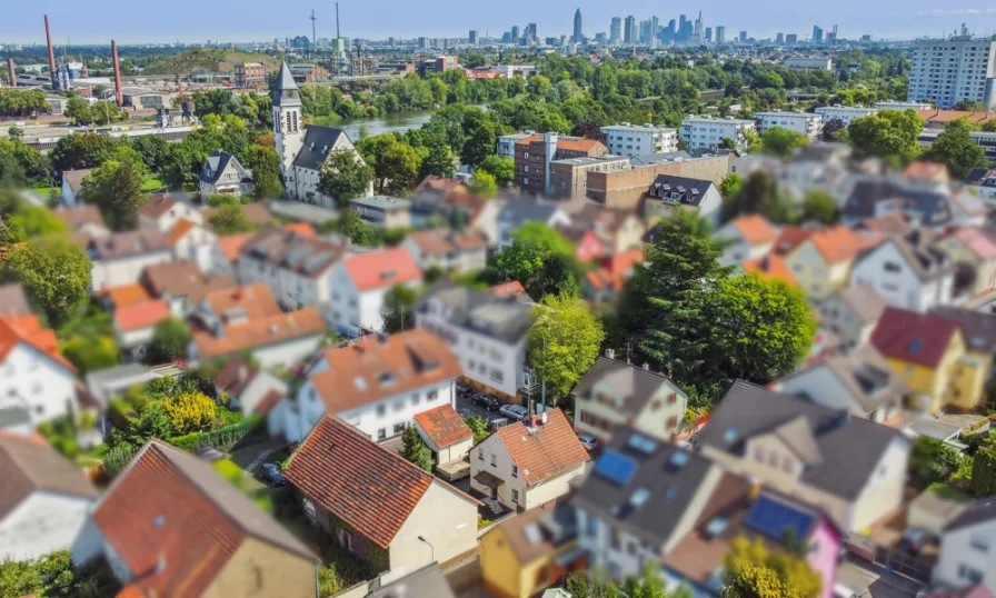 Luftbild - Grundstück kaufen in Frankfurt am Main - *** Ein Grundstück - Viele Möglichkeiten! ***