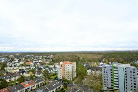 Fernblick vom Balkon - Wohnung kaufen in Heusenstamm - Top 3 Zimmerwohnung mit TG Stellplatz in begehrter Wohnanlage! (ohne Maklercourtage)