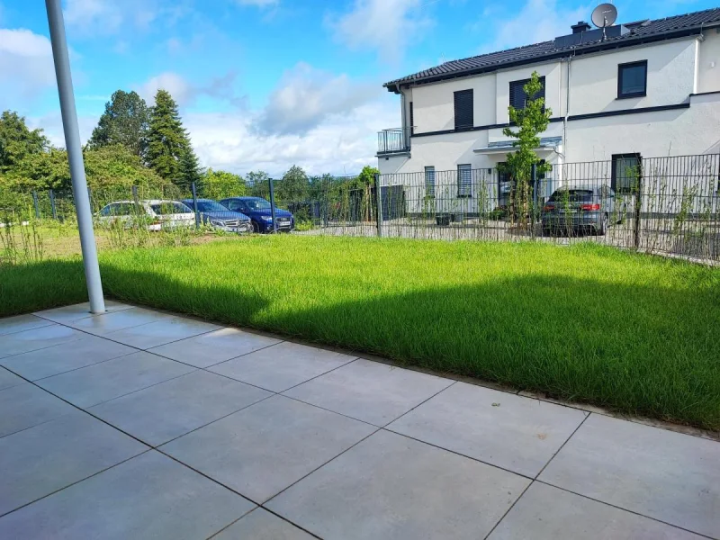 Terrasse - Wohnung kaufen in Otzberg - Moderne 2-Zimmer-Wohnung mit Terrasse und Garten