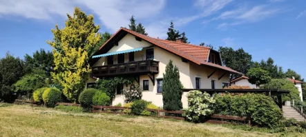 Hausansicht - Haus kaufen in Otzberg - Sehr gepflegtes Anwesen im Landhausstil zum genießen & wohlfühlen 