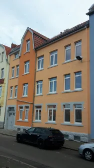 Außenansicht - Wohnung mieten in Erfurt - Sofort bezugsfähig! Großzügig, modern und bezahlbar! Attraktive 3-Zimmer-Wohnung in Erfurt-Stadt. Ruhige Wohnlage, angenehme Mitbewohner!