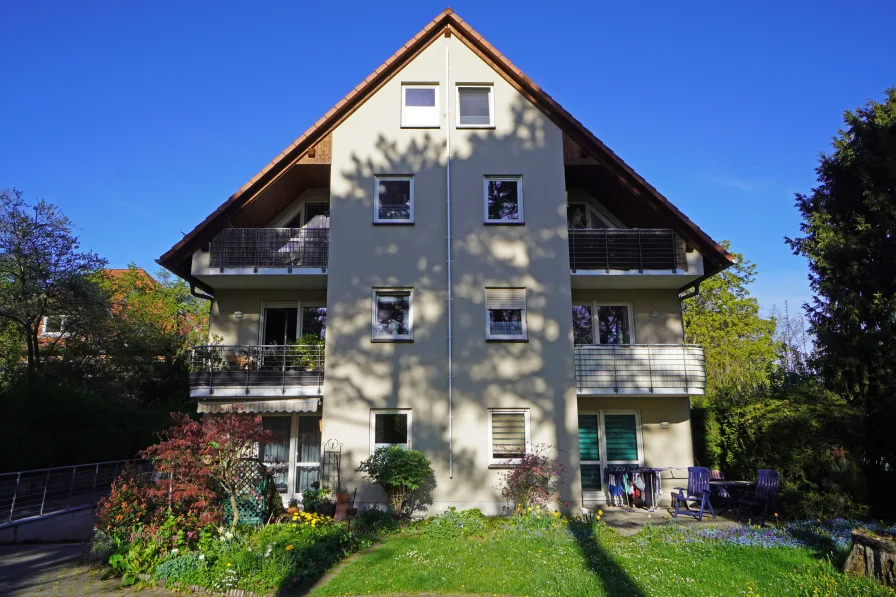 Ostansicht - Wohnung kaufen in Weimar - Großzügige 3 - Raum-Wohnung mit Terrasse und zwei Stellplätzen als Kapitalanlage am Schönblick Weimar