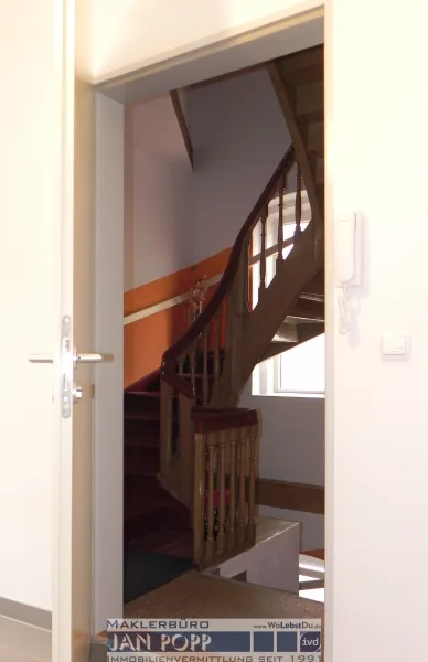 Eingangsbereich-Treppenhaus