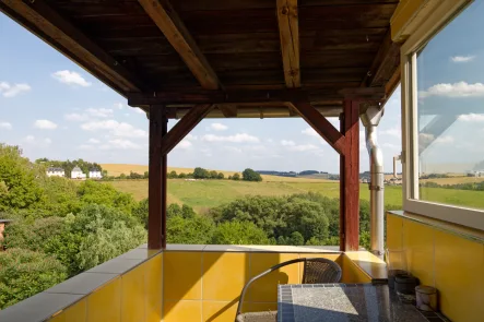 Balkon mit Fernblick ins Grüne - Haus kaufen in Greiz - Gemütliches Reihenhaus mit Blick ins Grüne