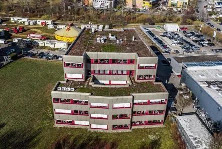 Luftbildaufnahme 4 - Büro/Praxis kaufen in Filderstadt (Stuttgart) - Attraktives Bürohaus nähe Airport Stuttgart  - inkl. moderner Parkanlage mit 64 Stellplätzen -