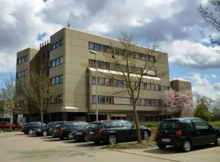 Aussenansicht 1 - Büro/Praxis kaufen in Filderstadt (Stuttgart) - Attraktives Bürohaus nähe Airport Stuttgart  - inkl. moderner Parkanlage mit 64 Stellplätzen -