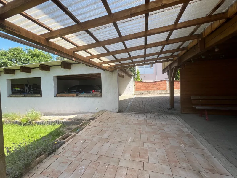 Terrasse/Doppelcarport