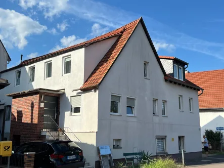 Straßenansicht - Haus kaufen in Biebergemünd-Wirtheim - Kleine Doppelhaushälfte in zentraler Lage