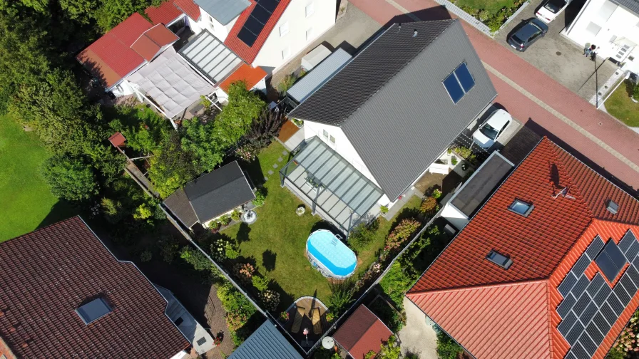 Drohnenaufnahme - Haus kaufen in Gelnhausen-Meerholz - **VERKAUFT** Sehr gepflegtes Einfamilienhaus (Innen wie Außen) mit herrl. Garten