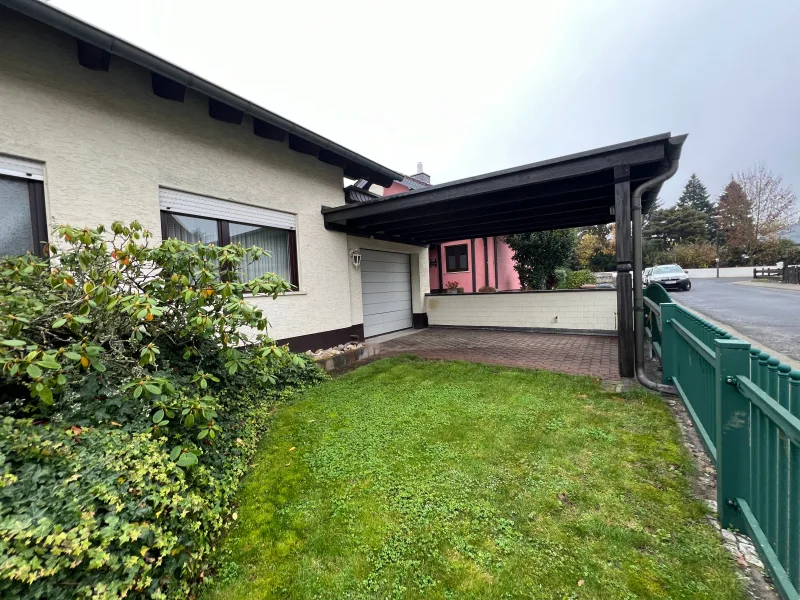 Carport / Garage