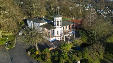 Drohnenaufnahme - Gastgewerbe/Hotel kaufen in Gelnhausen - Eleganz und Charme: Schlossartige Immobilie mit großem Potenzial