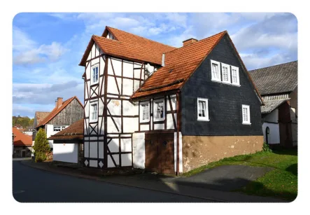 Bild1 - Haus kaufen in Lichtenfels - Fachwerkhaus mit Innenhof, Nebengebäude und Großraumgarage! 