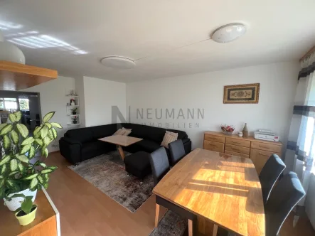 Wohnzimmer - Wohnung kaufen in Mörfelden-Walldorf - Moderne und perfekt geschnittene 3 Zimmer Eigentumswohnung mit Balkon