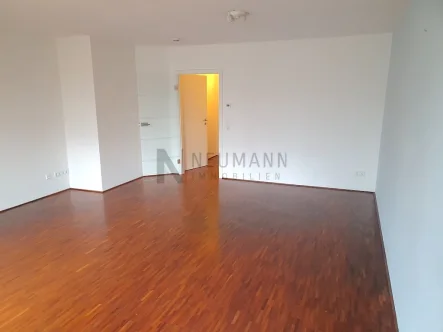 Wohnzimmer - Wohnung mieten in Dreieich - Große stilvolle 4-Zimmer-Wohnung mit Loggia am Waldrand (barrierefrei)