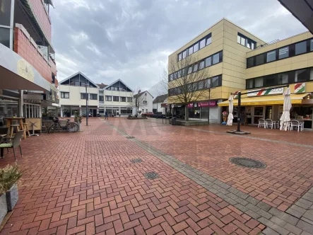 Stadtbrunnen Platz - Zinshaus/Renditeobjekt kaufen in Dietzenbach - Attraktives Geschäftshaus mit Entwicklungspotenzial in Bestlage Dietzenbach / OF. auf Wunsch fast mieterfrei