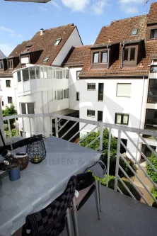 Balkon Wohnzimmer - Wohnung kaufen in Friedberg (Hessen) - Zentrale 3-Zimmer-Wohnung mit 3 Balkonen in Herzen Friedbergs!