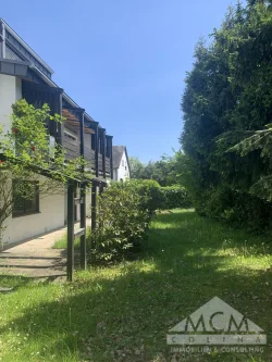 Ansicht vom Garten - Grundstück kaufen in Königstein im Taunus / Schneidhain - Imposantes Anwesen in Bestlage von Königstein-Johanniswald, gut geeignet für eine, oder zwei Familien