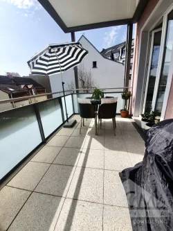 Balkon - Wohnung kaufen in Frankfurt am Main / Bornheim - Charmante und top geschnittene Whg. mit schönem Südbalkon; Dielenboden etc. in ruhiger Lage Bornheims