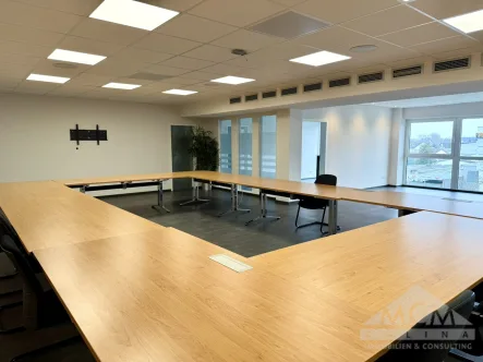 Konfi - Büro/Praxis mieten in Heusenstamm - Provisionsfrei! 4.282 m² flexibel aufteilbare Bürofläche über drei Etagen