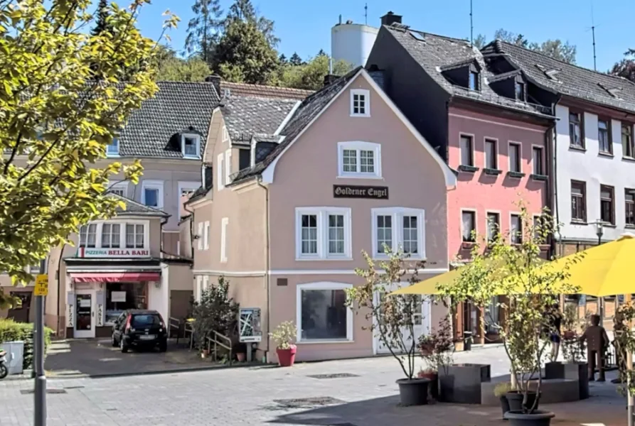 Aussenansicht - Haus kaufen in Bad Schwalbach - BAD SCHWALBACH: Work-Life-Immobilie in zentraler & ruhiger Lage! Fußgängerzone! 2 PKW-Stellplätze!