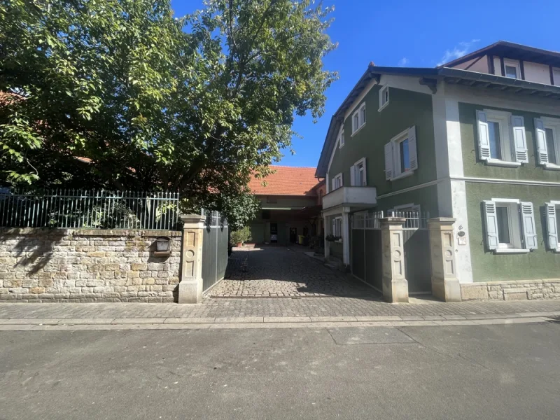 Einfahrt - Haus kaufen in Armsheim Schimsheim - Rheinhessische Hofreite - Ehemaliges Weingut mit Charme aus dem Jahr 1883! 1000m² Ausbaureserve