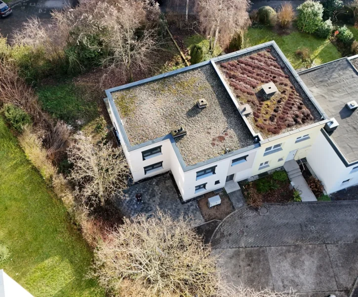 Blick von oben - Haus kaufen in Wiesbaden - WI Am Haingraben: Schlüsselfertiges, kernsaniertes DH, TOP-energetisch, Innenausbau frei wählbar!