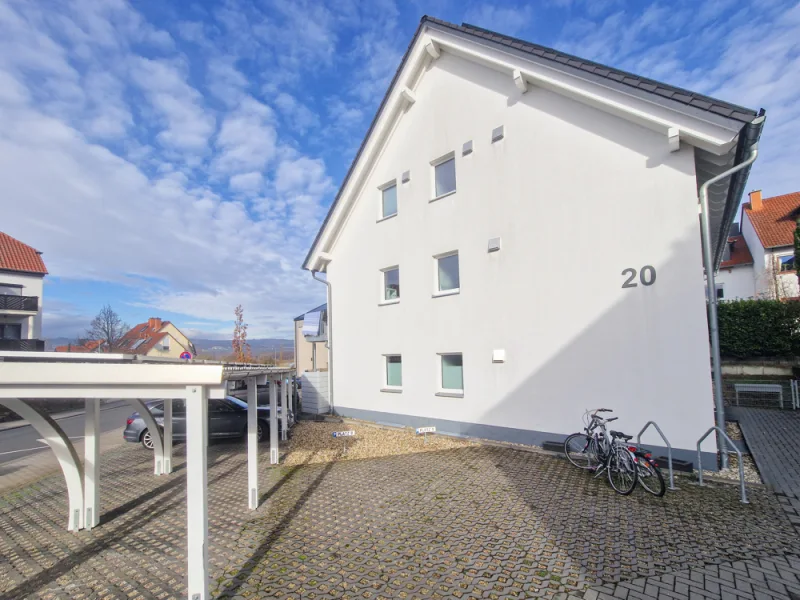 Startbild - Haus kaufen in Ingelheim am Rhein - Ingelheim/Herstel: Zukunftssicheres Effizienzhaus + Solar! 6 Parteien! Bj.2013! Nachhaltig! Solide!