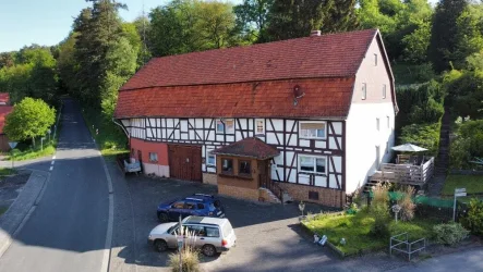 Blick auf das Haus - Haus kaufen in Grebenau - RUHE UND GERÄUMIGKEIT AM ORTSRAND! KEINE KÄUFERPROVISION!