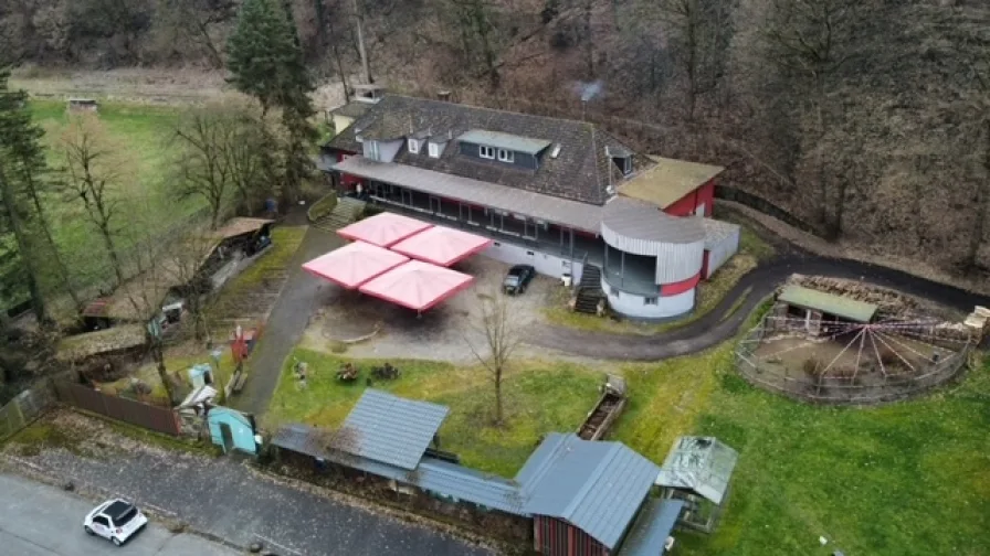 Luftansicht - Haus kaufen in Neukirchen - FILETSTÜCK FÜR GASTRONOME! KEINE KÄUFERPROVISION!