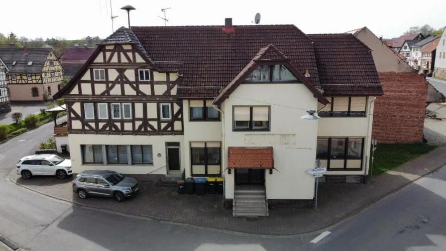 Vorderansicht - Haus kaufen in Grebenau - WOHN- UND GESCHÄFTSHAUS MIT POTENTIAL! KEINE KÄUFERPROVISION!