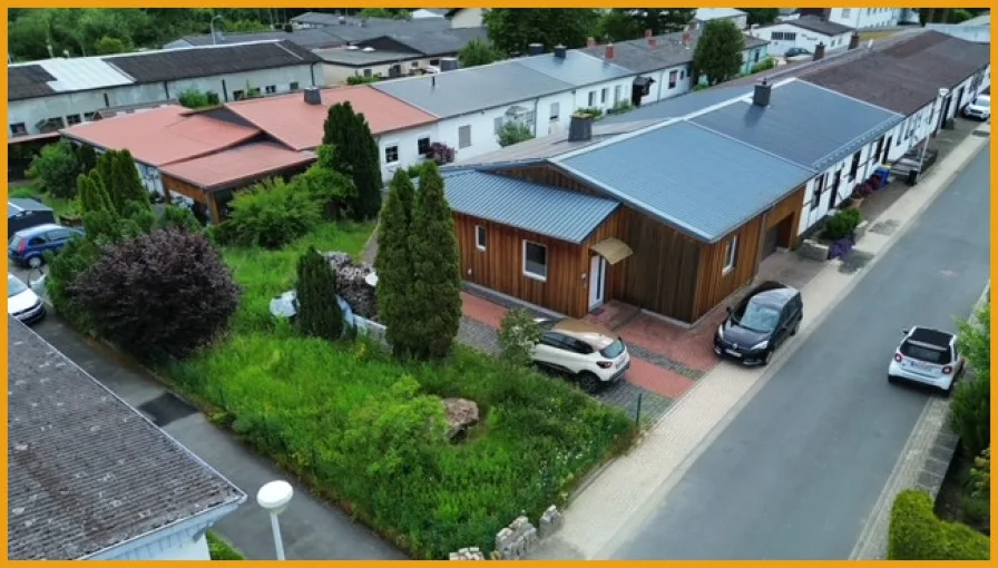 Außenansicht - Haus kaufen in Schwalmstadt - INNEN KÖNNEN SIE GESTALTEN! KEINE KÄUFERPROVISION!