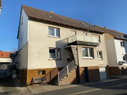 Straßenansicht - Haus kaufen in Willingshausen - ZWANGSVERSTEIGERUNG!