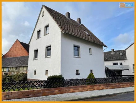 Vorderansicht - Haus kaufen in Schwalmtal - SOLIDES WOHNHAUS MIT SCHEUNE UND GARTEN! KEINE KÄUFERPROVISION!