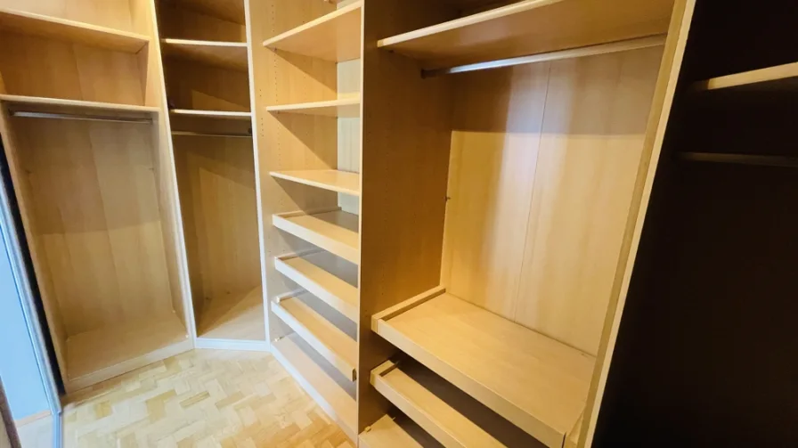 ... mit begehbarem Kleiderschrank