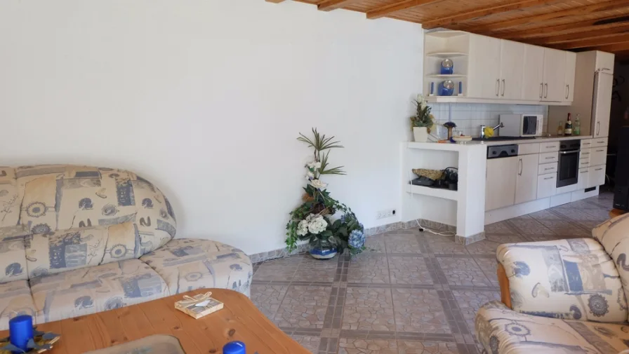 Impressionen  - Wohnung mieten in Mömbris - Charmante kleine Wohnung mit großzügiger, überdachter Terrasse mit Blick in die Natur