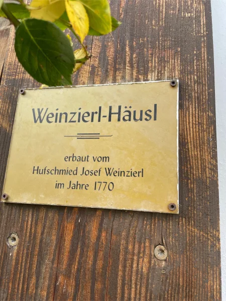 Weinzierl-Häusl - Haus kaufen in Bad Griesbach - ***Wohnen im Kunstdenkmal - Villa Kuriosum***