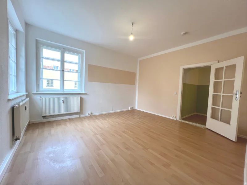 Wohnzimmer 3-3 - Wohnung kaufen in Berlin - RESERVIERT - einzugsbereite 2- Zimmer Wohnung in der Parkwohnanlage Lindenhof