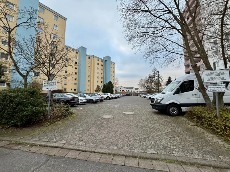 Parkplatz vor der Tür