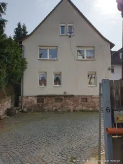 Ansicht - Haus kaufen in Nidderau - Charmante Hofreite mit enormem Potenzial oder ein Neubau eines Mehrfamilienhauses mit 12 Wohnungen